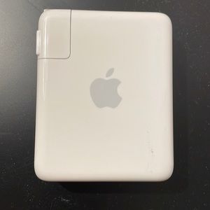Apple AirPort Express 802.11n Wi-Fi Base Station Model A1264.